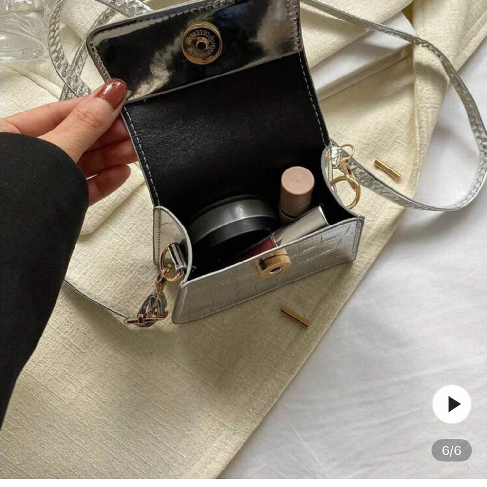 Elegant Silver Women's Crossbody Bag